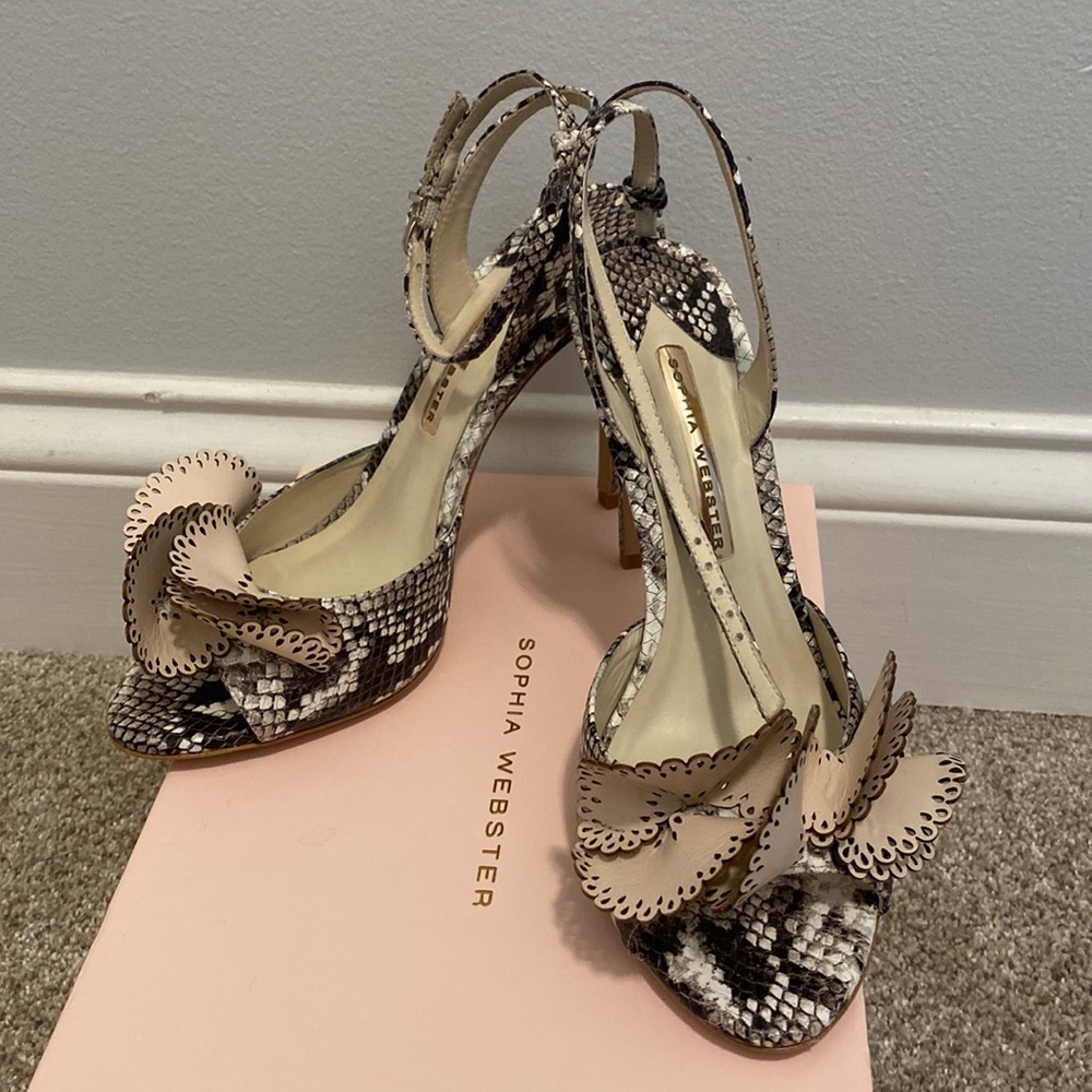 NIB Sophia Webster soleil sandal in nude and snake. Size 39.5